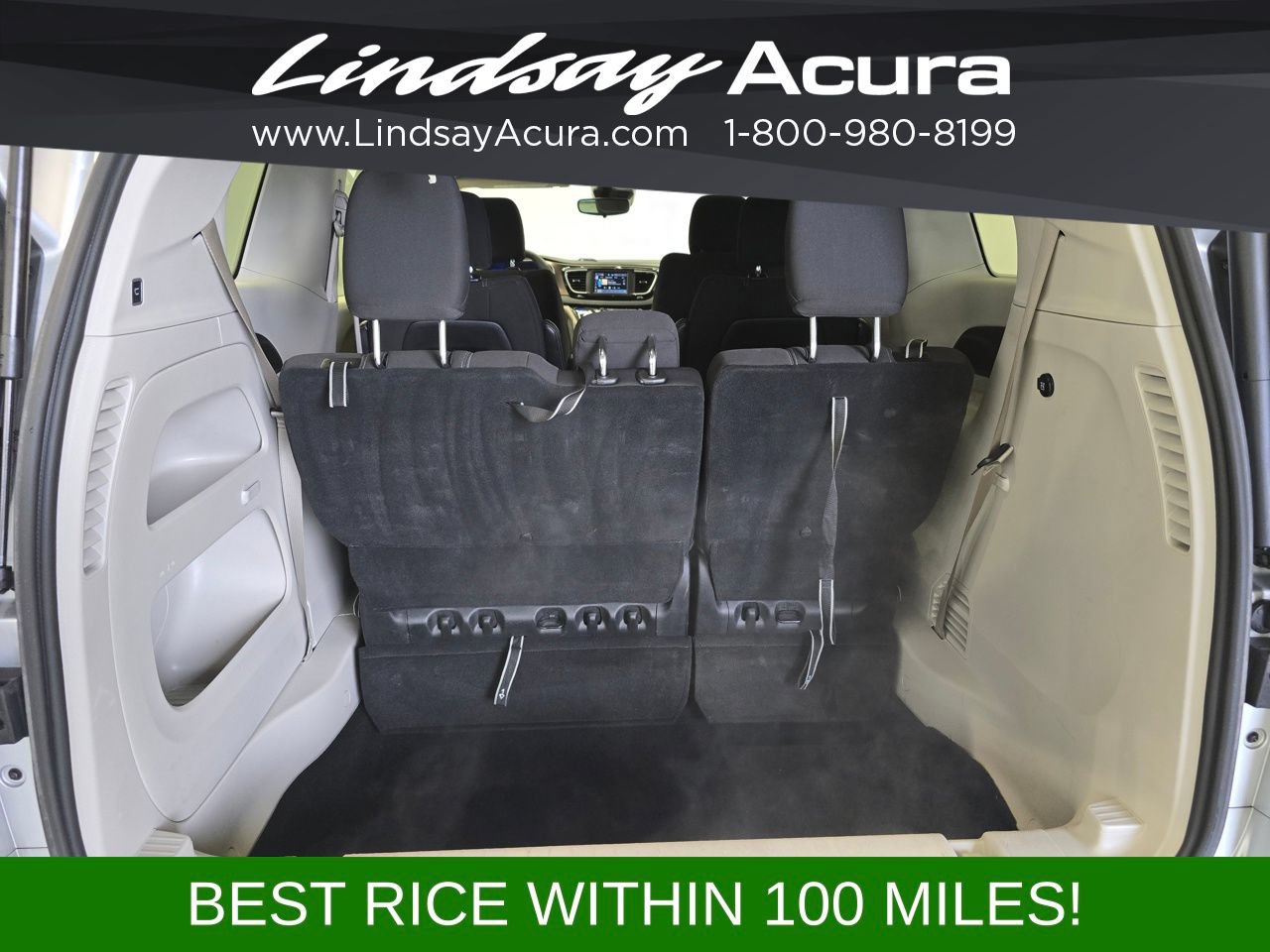 Used 2023 Chrysler Voyager LX FWD image 7