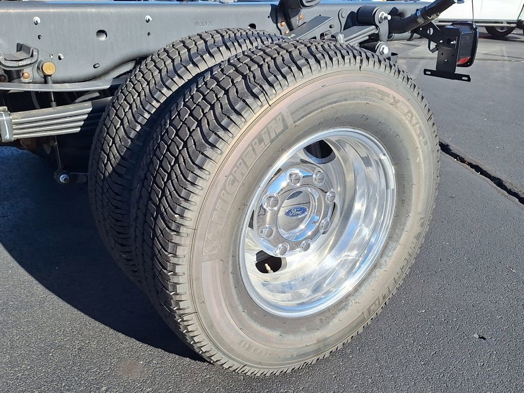 New 2026 Ford F350 XL w/ XL Chrome Package image 27