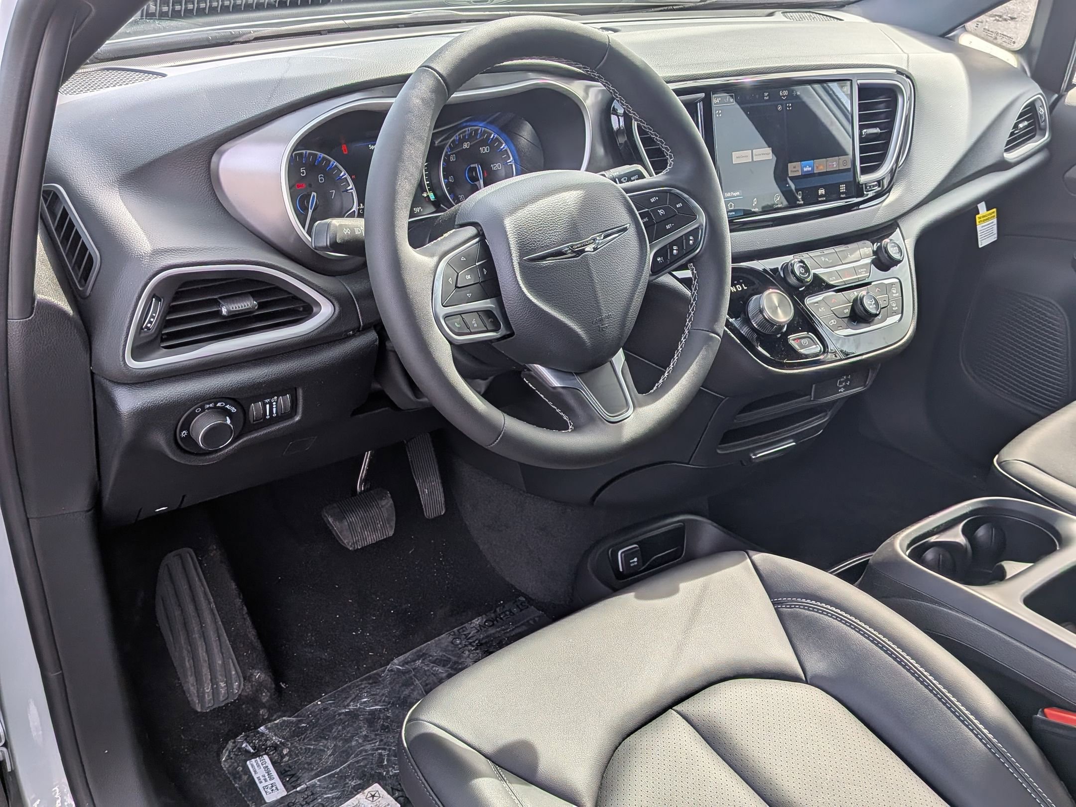 New 2026 Chrysler Voyager LX image 10