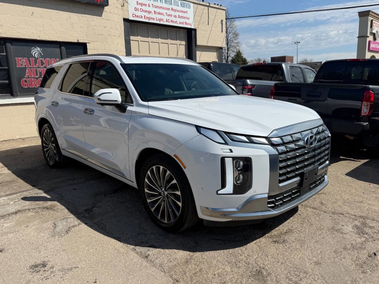 Used 2024 Hyundai Palisade Calligraphy image 3