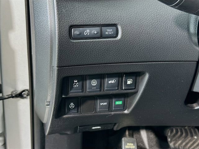 Used 2018 Nissan Rogue SL image 25