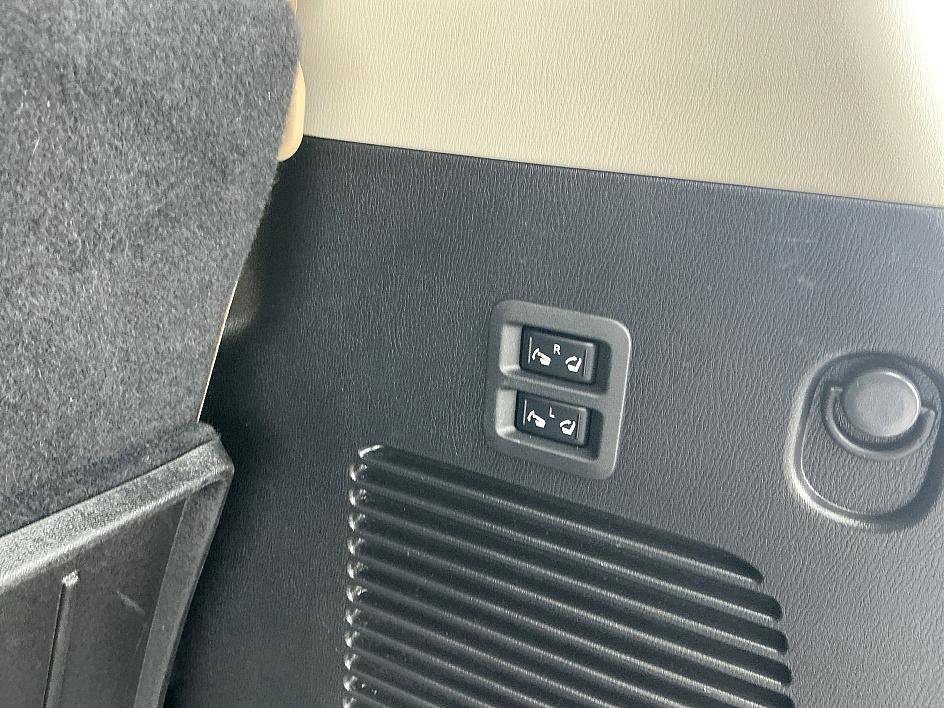 Certified 2024 Nissan Armada Platinum w/ Captain's Chairs Package image 32