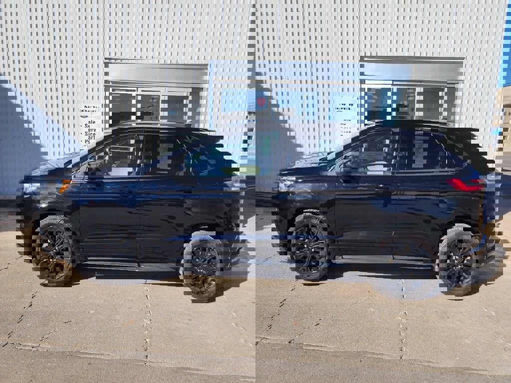Used 2022 Ford Edge SE w/ Black Appearance Package image 2
