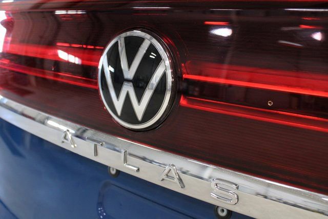 Used 2025 Volkswagen Atlas Cross Sport SE image 31