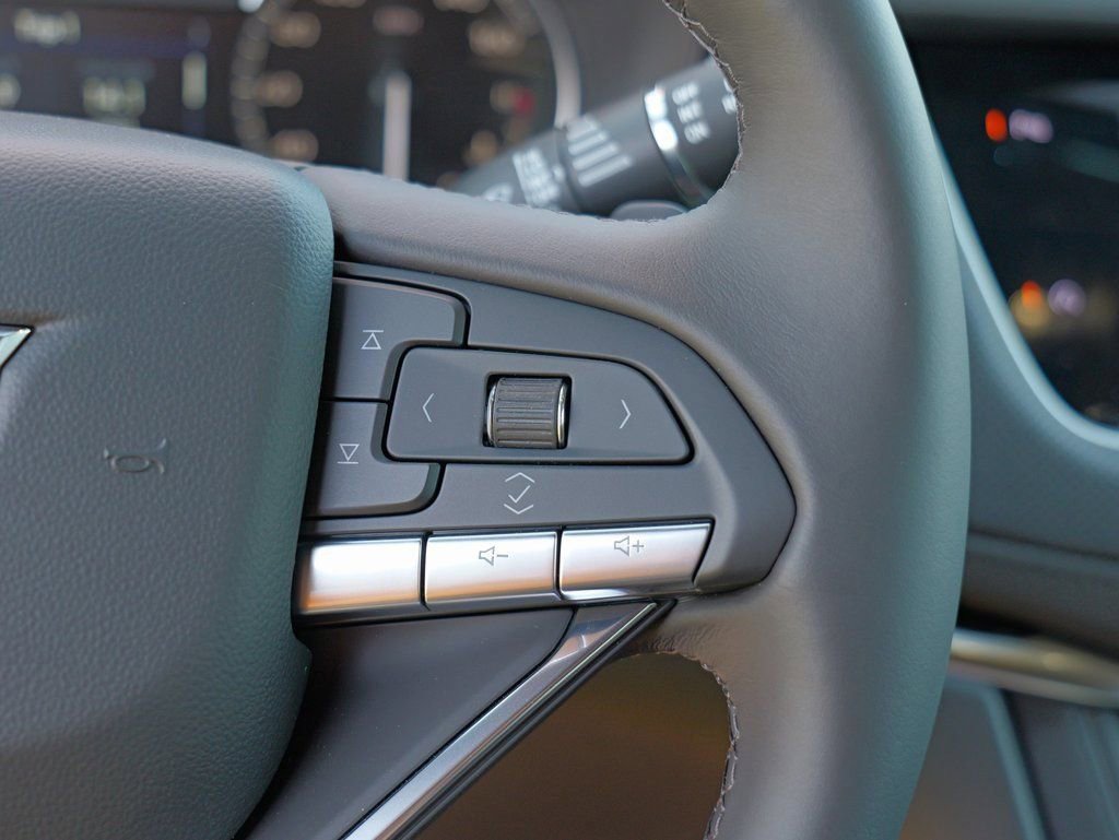 New 2025 Cadillac XT6 Luxury image 13