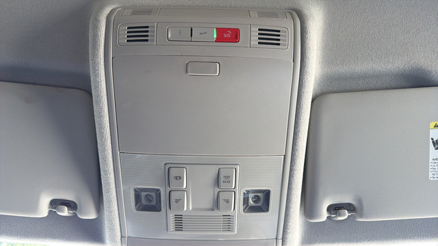 Used 2024 Volkswagen Tiguan SE AWD/4WD image 18
