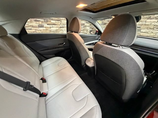 Used 2023 Hyundai Elantra Limited w/ Preferred Accessory Package FWD image 36