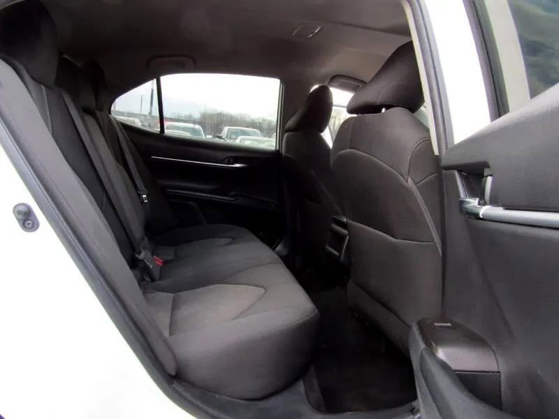 Used 2022 Toyota Camry LE image 11