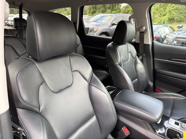 Used 2025 Kia Telluride S FWD image 17