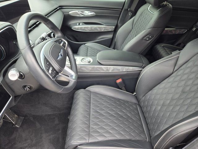 Used 2025 Genesis GV70 3.5T Sport w/ Sport Advanced Package AWD/4WD image 12