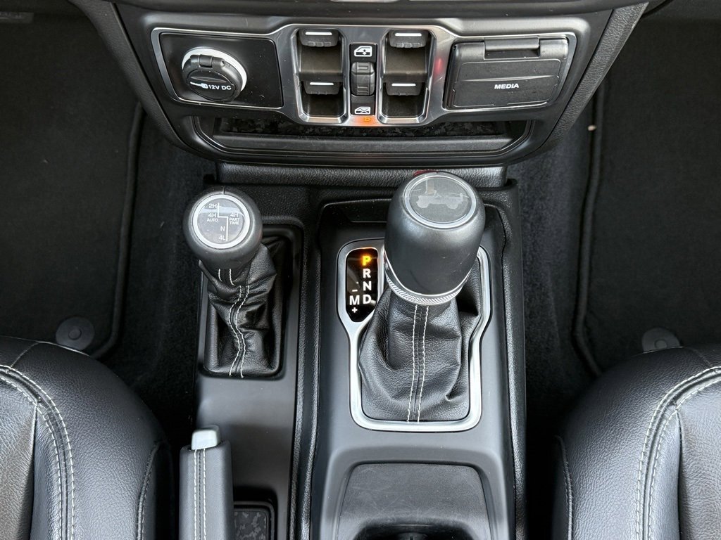 Used 2023 Jeep Wrangler Unlimited Sahara image 23