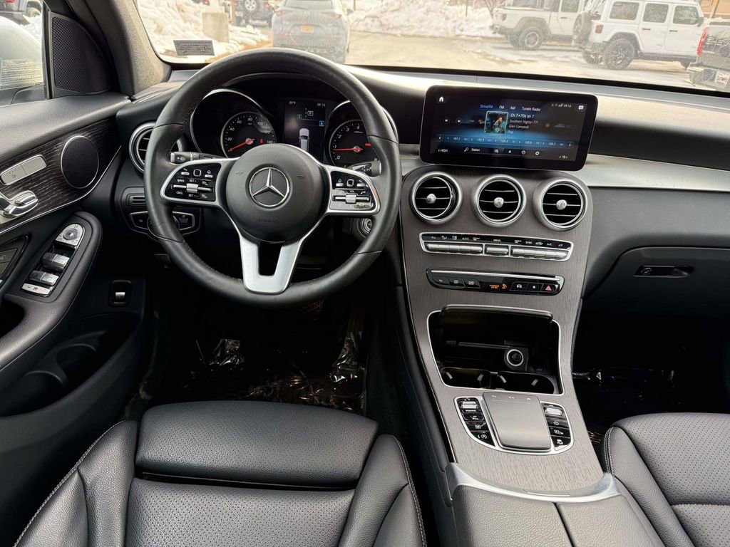 Used 2021 Mercedes-Benz GLC 300 4MATIC w/ Premium Package image 19