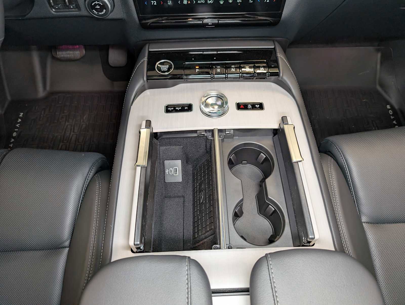 New 2025 Lincoln Navigator Reserve w/ Jet Appearance Package image 11