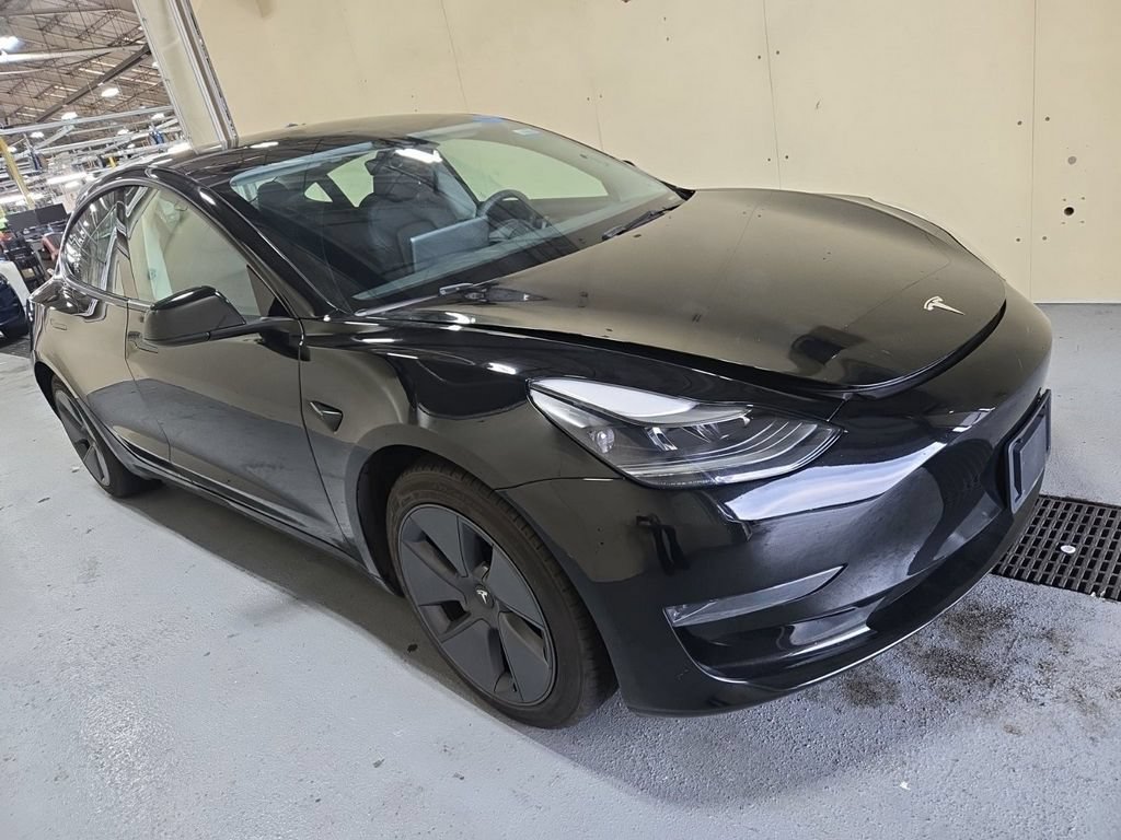 Used 2023 Tesla Model 3 Standard Range RWD image 3
