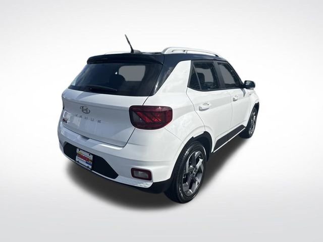 Used 2024 Hyundai Venue Limited image 5