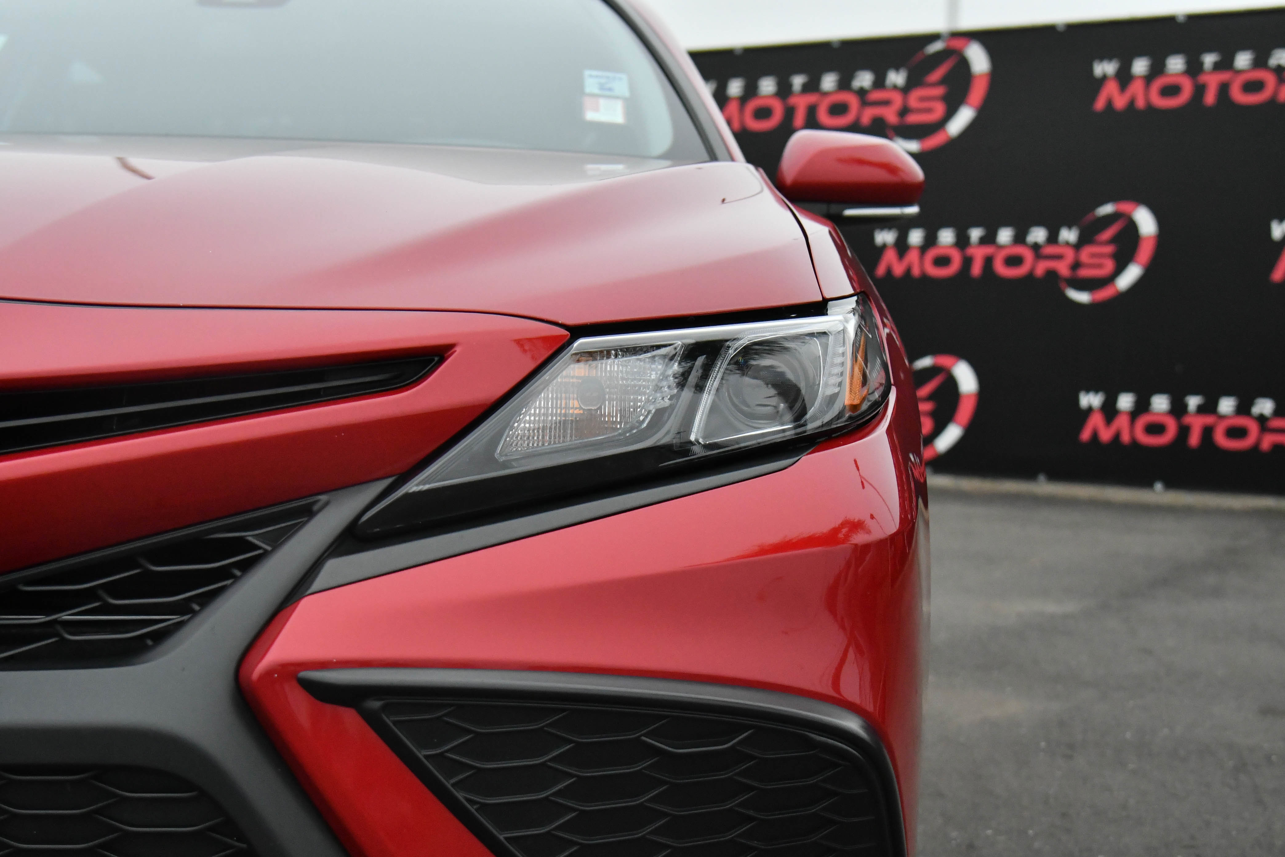 Used 2023 Toyota Camry SE image 11