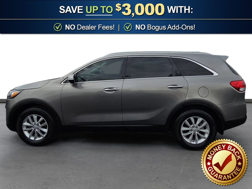 Used 2017 Kia Sorento LX w/ LX Convenience Package image 2