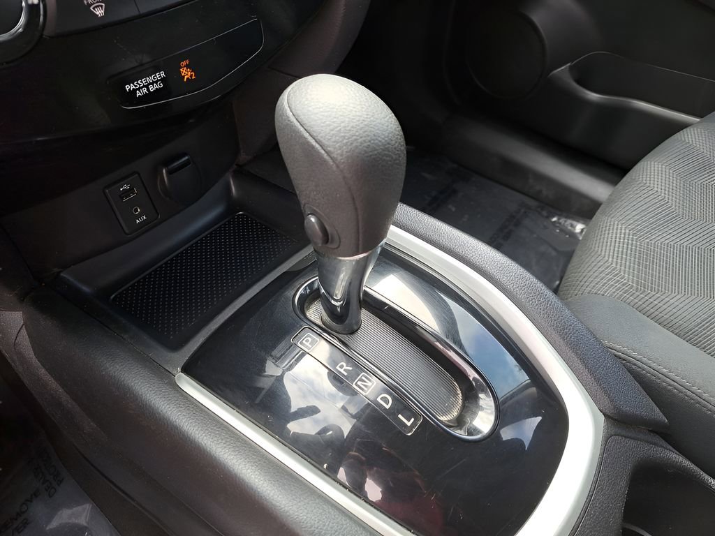 Used 2015 Nissan Rogue S image 24