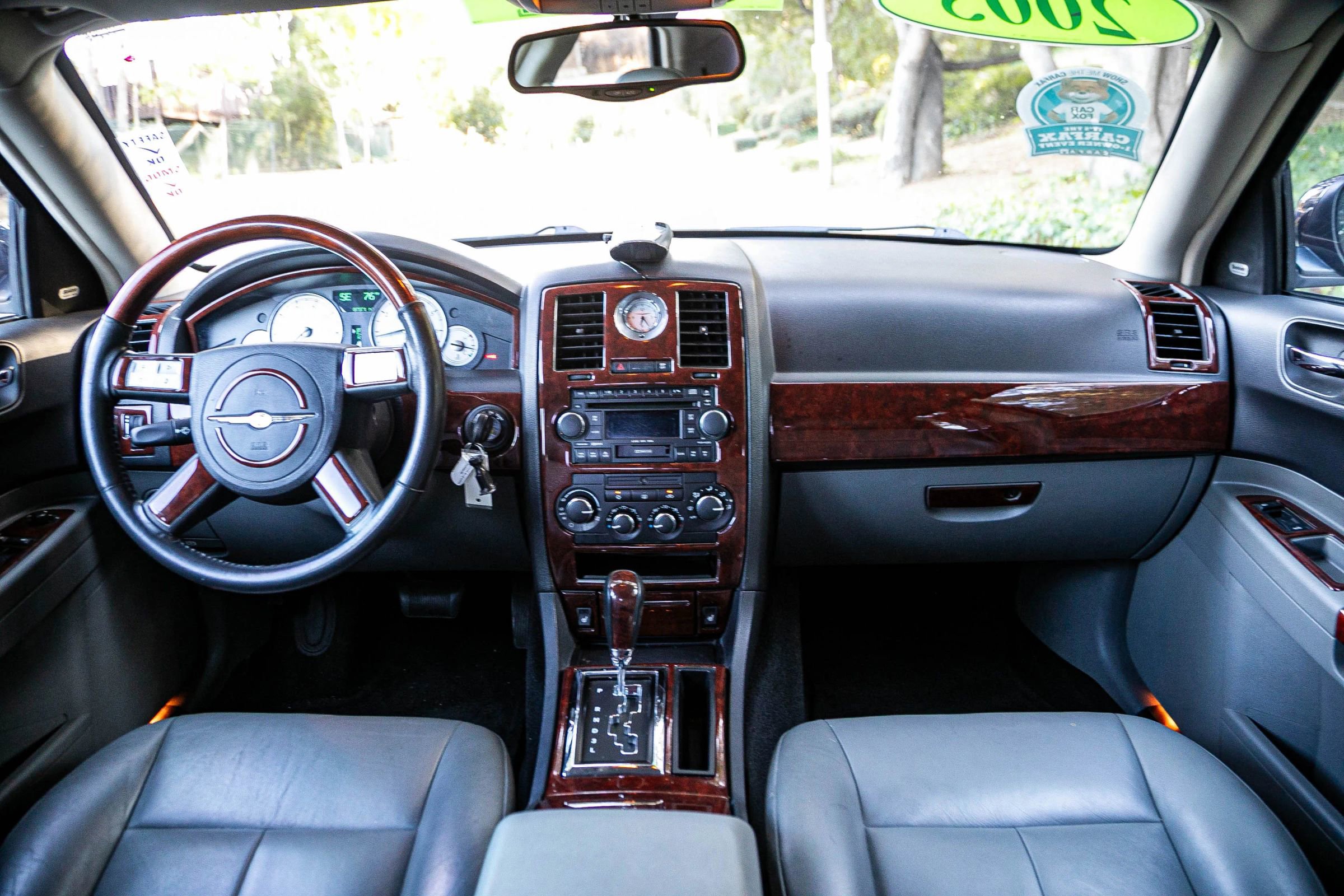 Used 2005 Chrysler 300 Touring RWD image 21