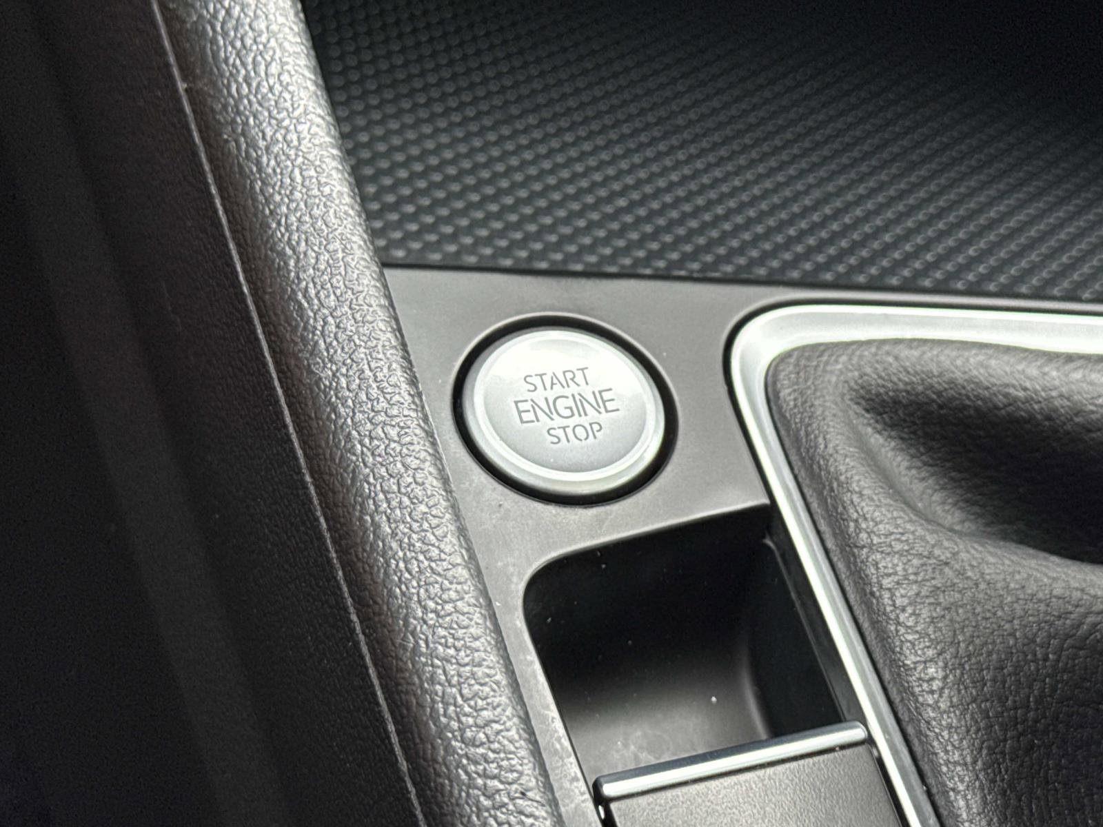 Certified 2022 Volkswagen Jetta SE image 19