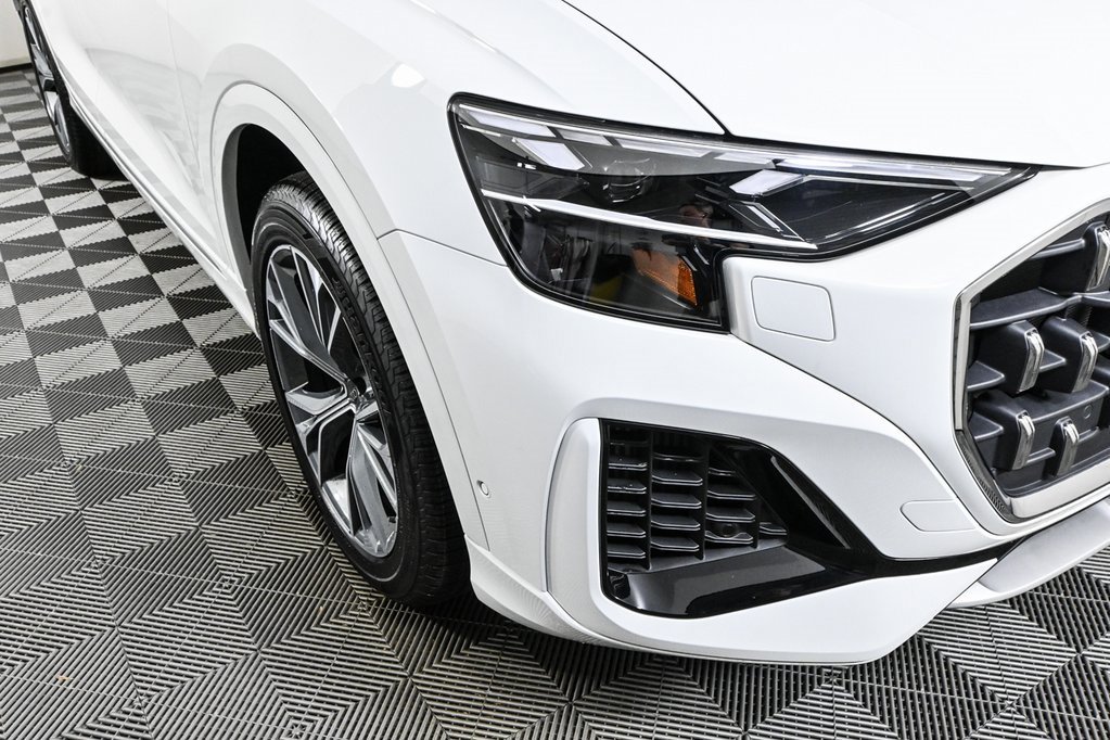 New 2025 Audi Q8 Premium image 30