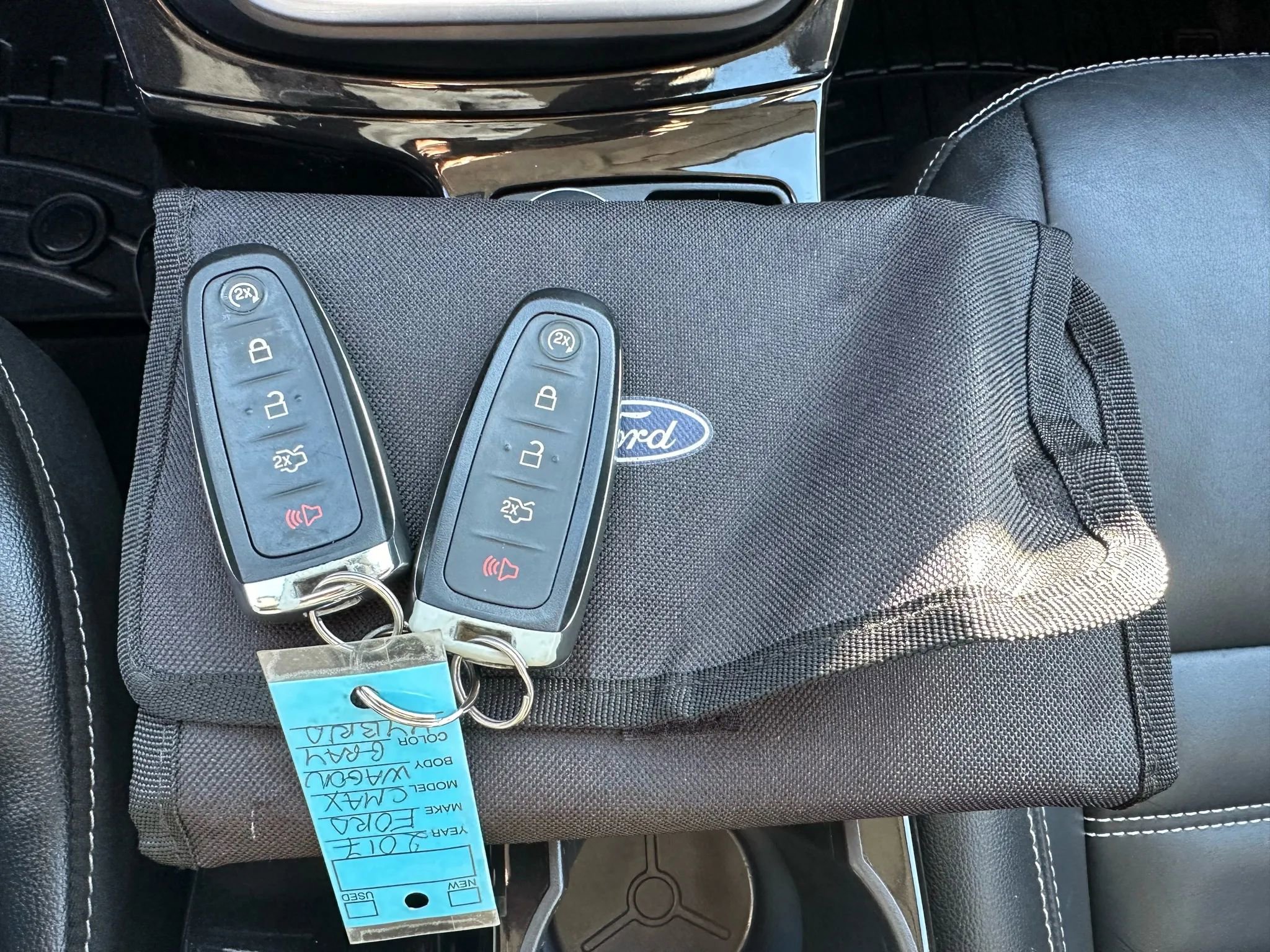 Used 2017 Ford C-MAX Energi Titanium w/ Equipment Group 501A image 35