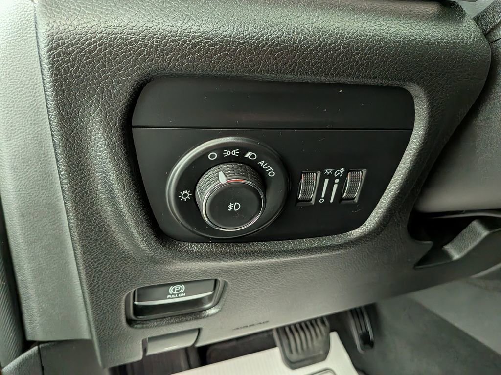 Certified 2023 Jeep Grand Cherokee Limited image 19