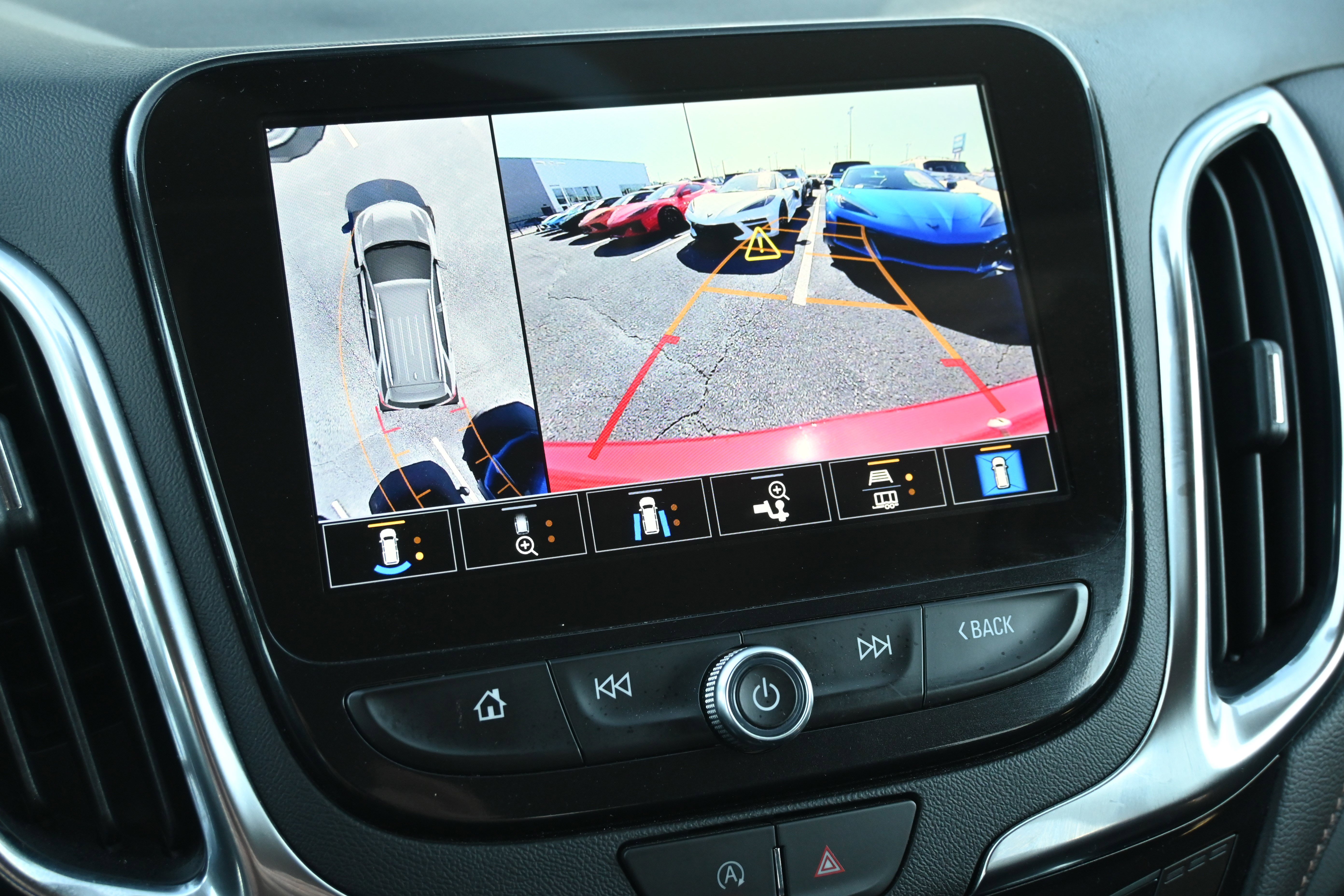 Used 2024 Chevrolet Equinox Premier FWD image 26