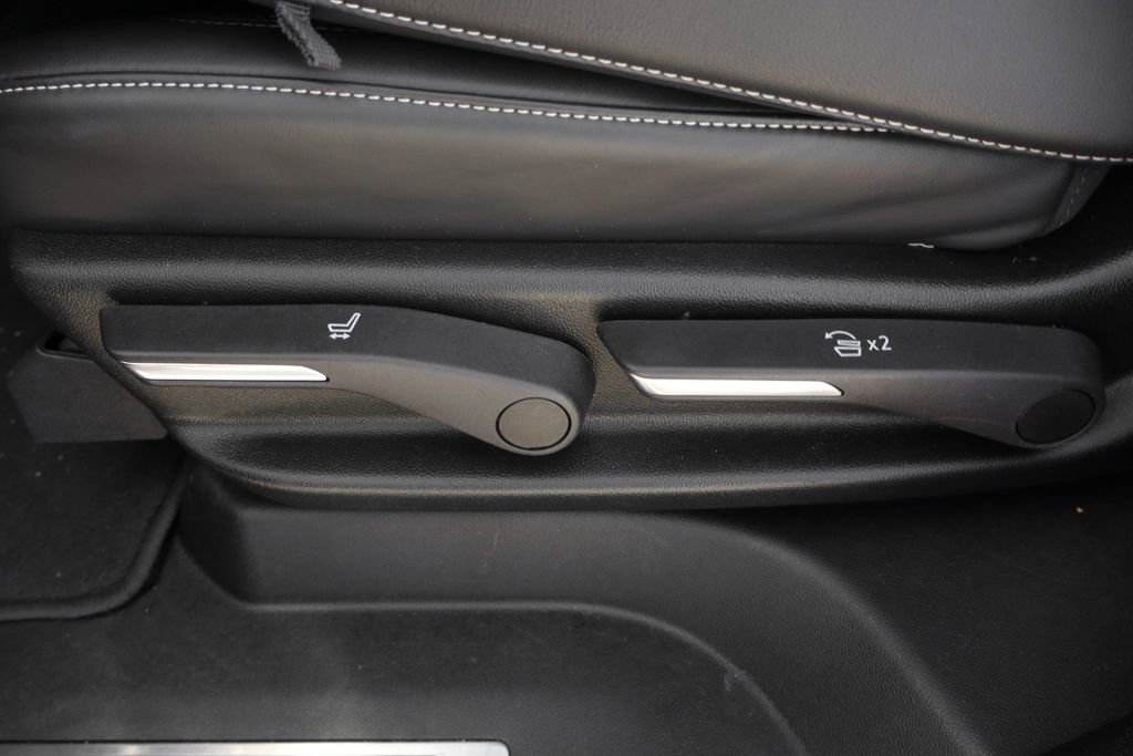 Used 2023 Cadillac Escalade Sport Platinum w/ LPO, ONYX Package AWD/4WD image 56