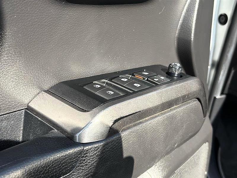 Used 2023 Toyota Tacoma TRD Off-Road w/ Technology Package AWD/4WD image 14