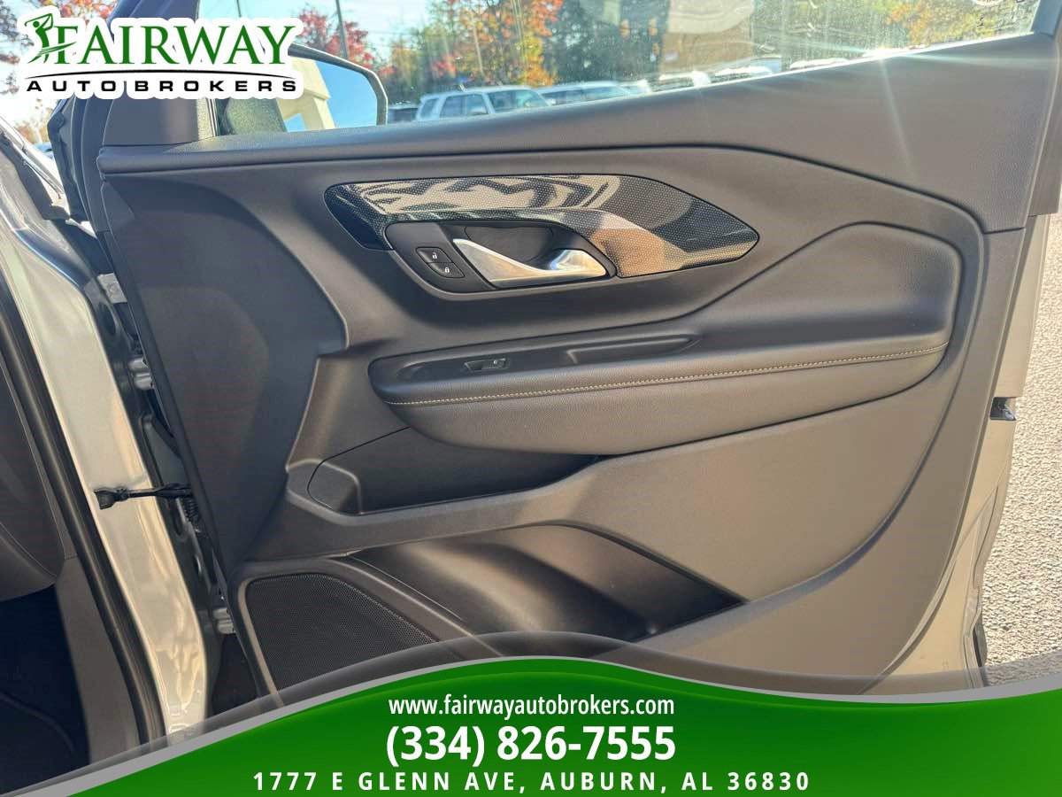 Used 2023 GMC Terrain AT4 AWD/4WD image 28