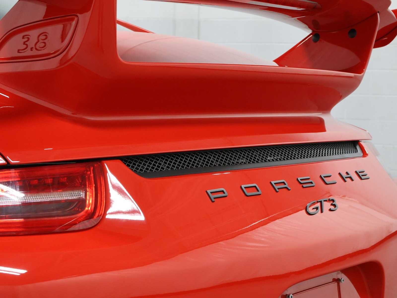 Used 2015 Porsche 911 GT3 RWD image 8