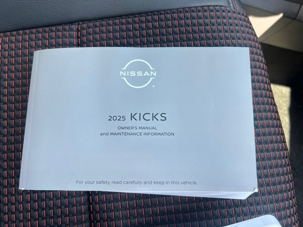 Certified 2025 Nissan Kicks SR w/ SR Premium Package AWD/4WD image 29