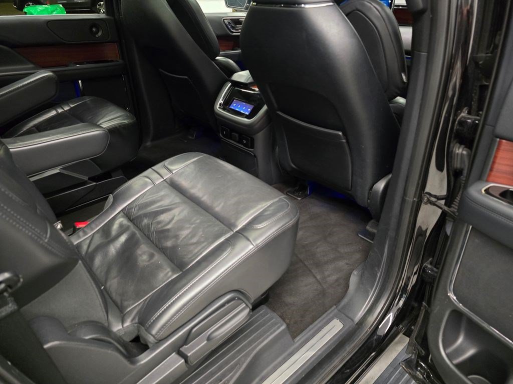 Used 2023 Lincoln Navigator L Reserve AWD/4WD image 37