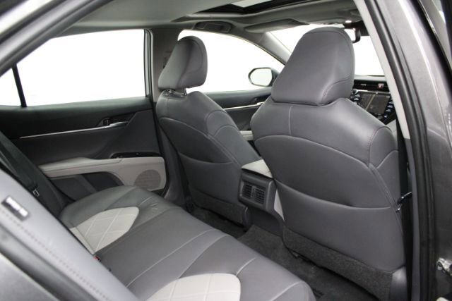 Used 2019 Toyota Camry XLE FWD image 30