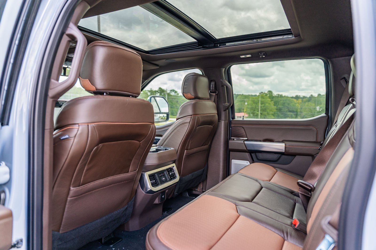 New 2025 Ford F250 King Ranch w/ Chrome Package image 28