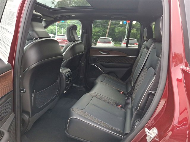 Used 2024 Jeep Grand Cherokee Summit image 20