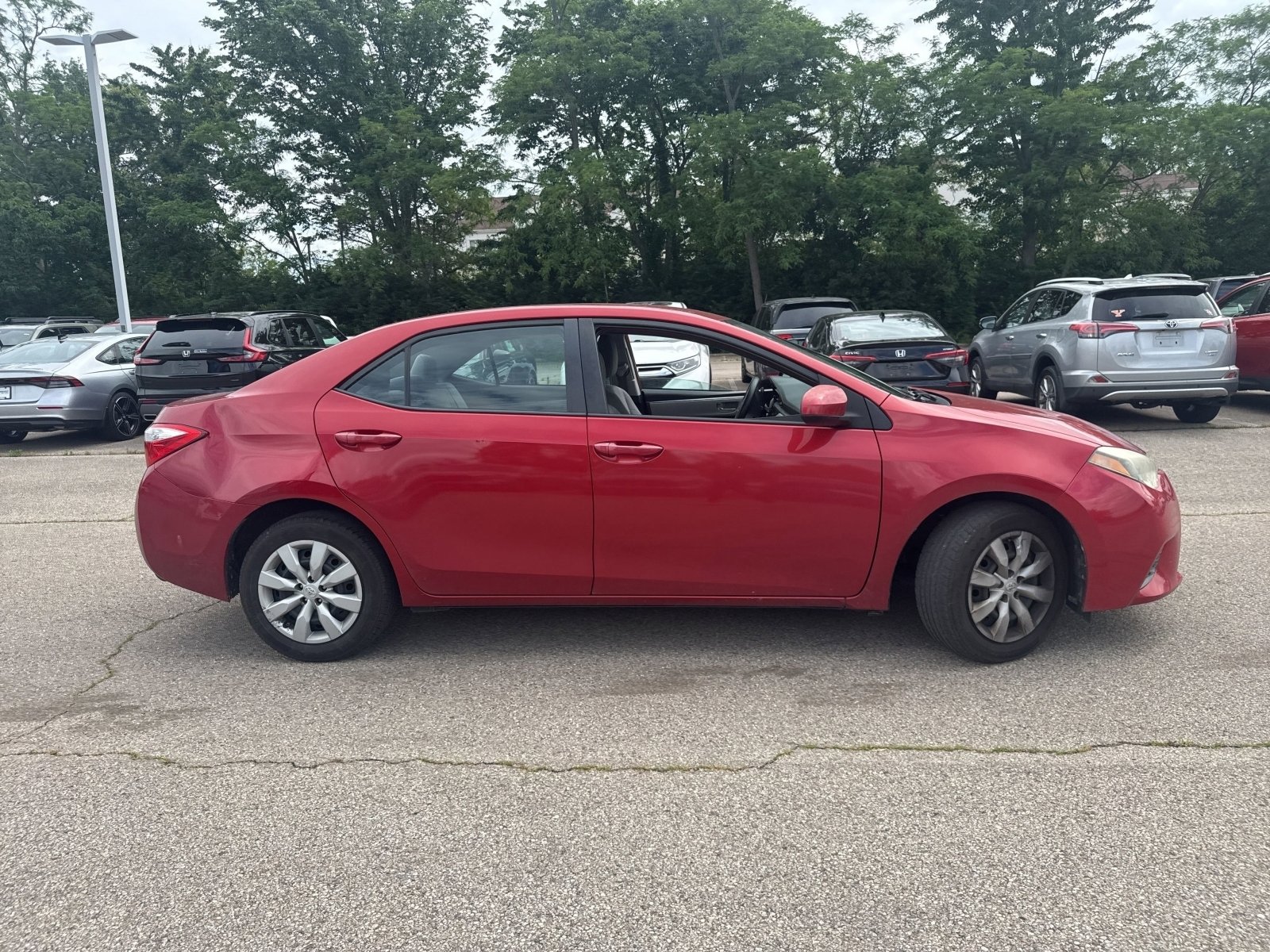 Used 2016 Toyota Corolla LE FWD image 12