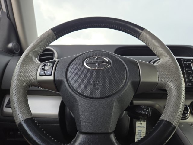 Used 2014 Scion xB FWD image 13