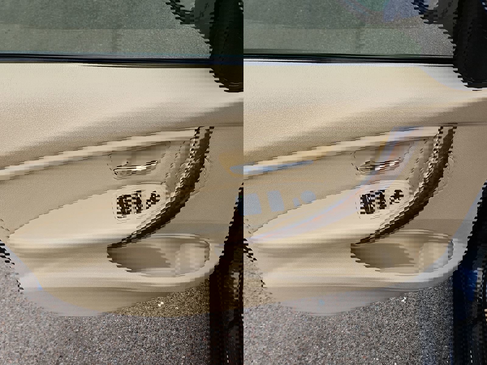 Used 2016 BMW 320i Sedan image 11