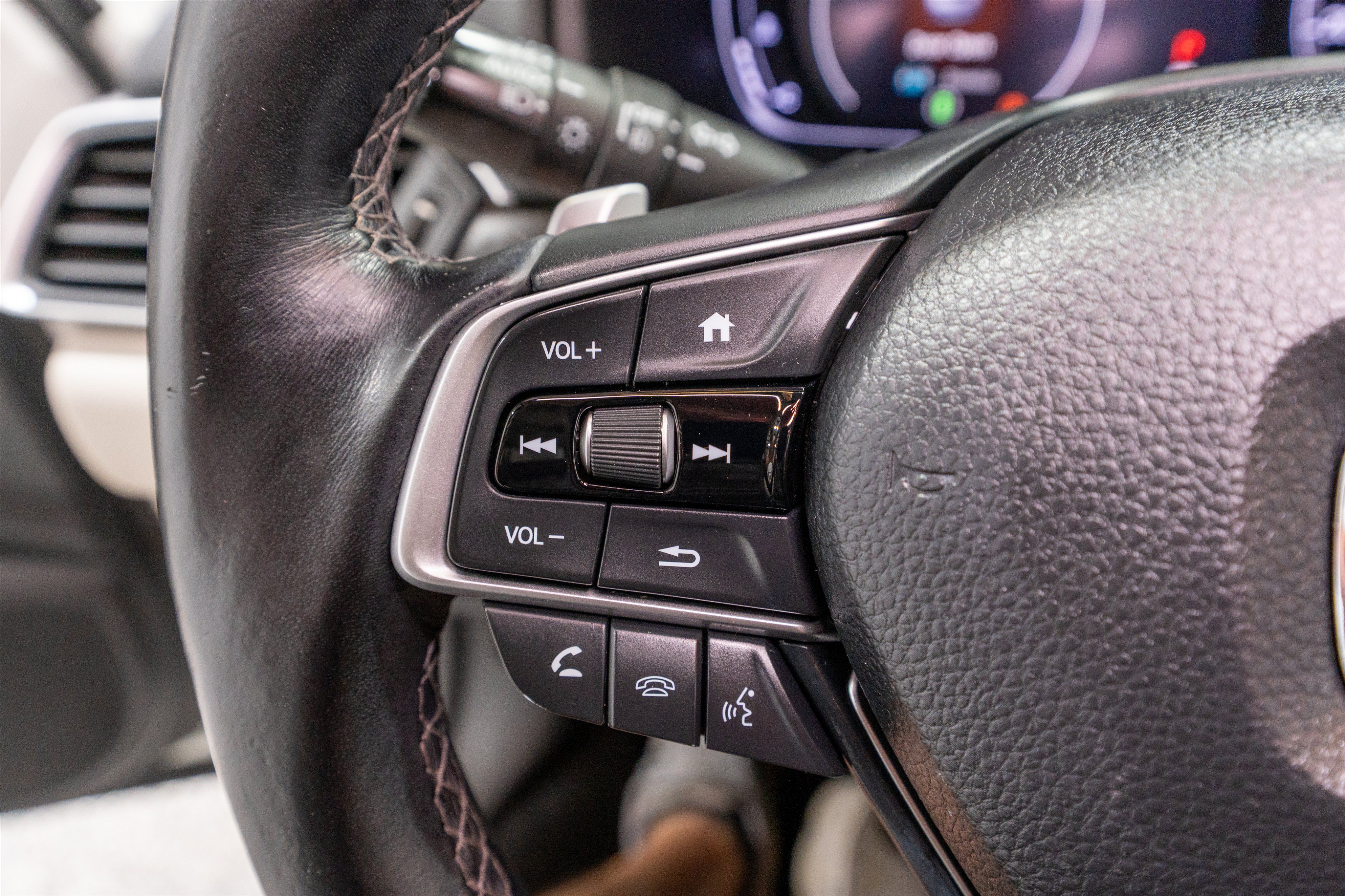 Used 2018 Honda Accord EX-L image 26