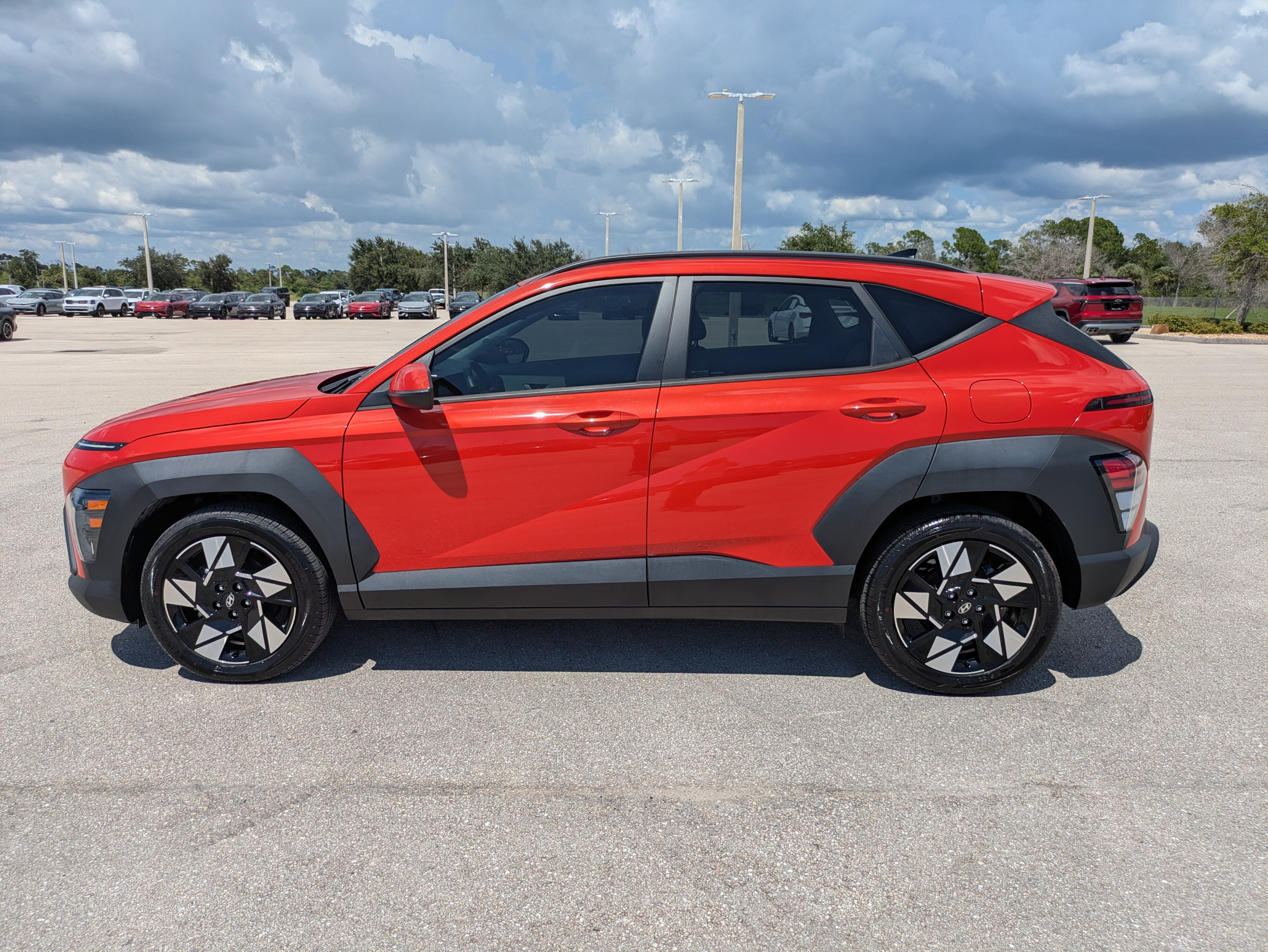 Used 2024 Hyundai Kona SEL w/ Convenience Package FWD image 7