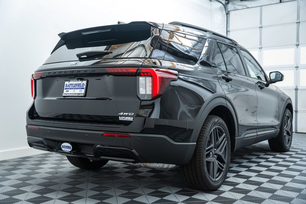 New 2026 Ford Explorer ST-Line w/ ST-Line Street Pack AWD/4WD image 5
