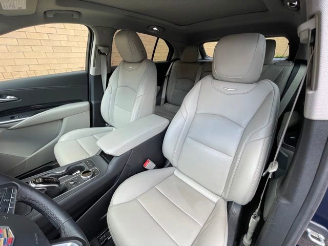 Used 2021 Cadillac XT4 Premium Luxury w/ Enhanced Visibility Package AWD/4WD image 17