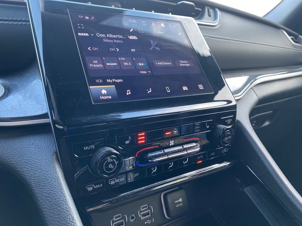 Used 2023 Jeep Grand Cherokee L Laredo image 11