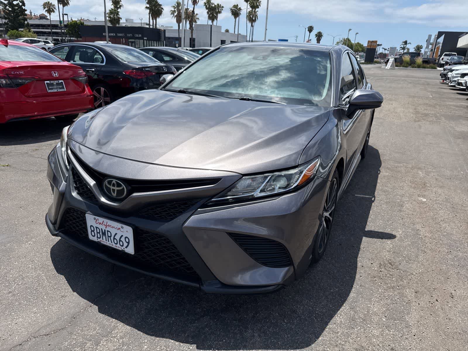 Used 2018 Toyota Camry SE FWD video 1