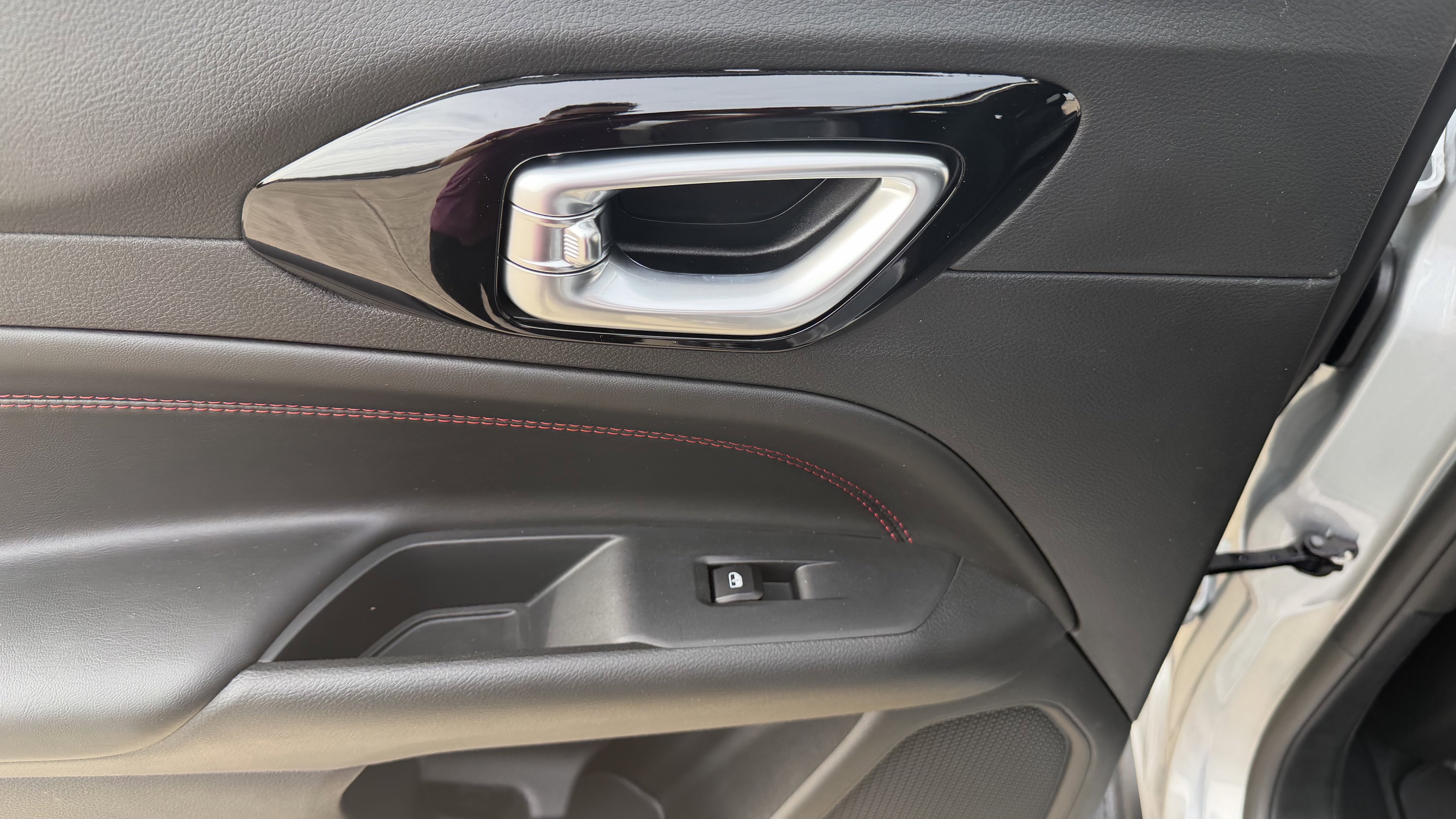 New 2026 Jeep Compass Trailhawk w/ Trailer Tow Group image 34