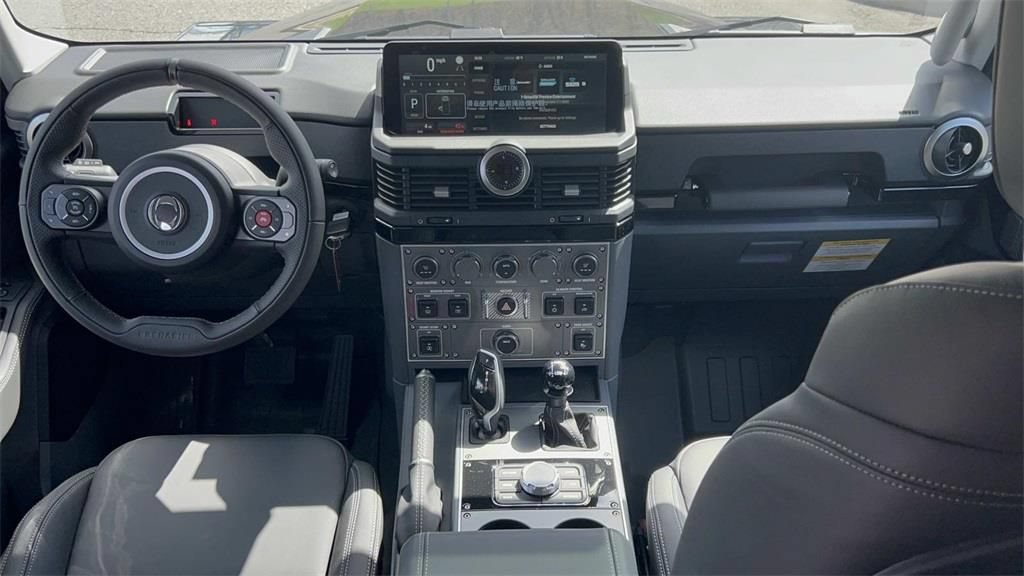 Used 2025 INEOS Grenadier Fieldmaster Edition AWD/4WD image 13