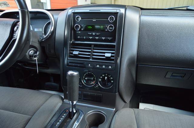 Used 2010 Ford Explorer Sport Trac XLT AWD/4WD image 21