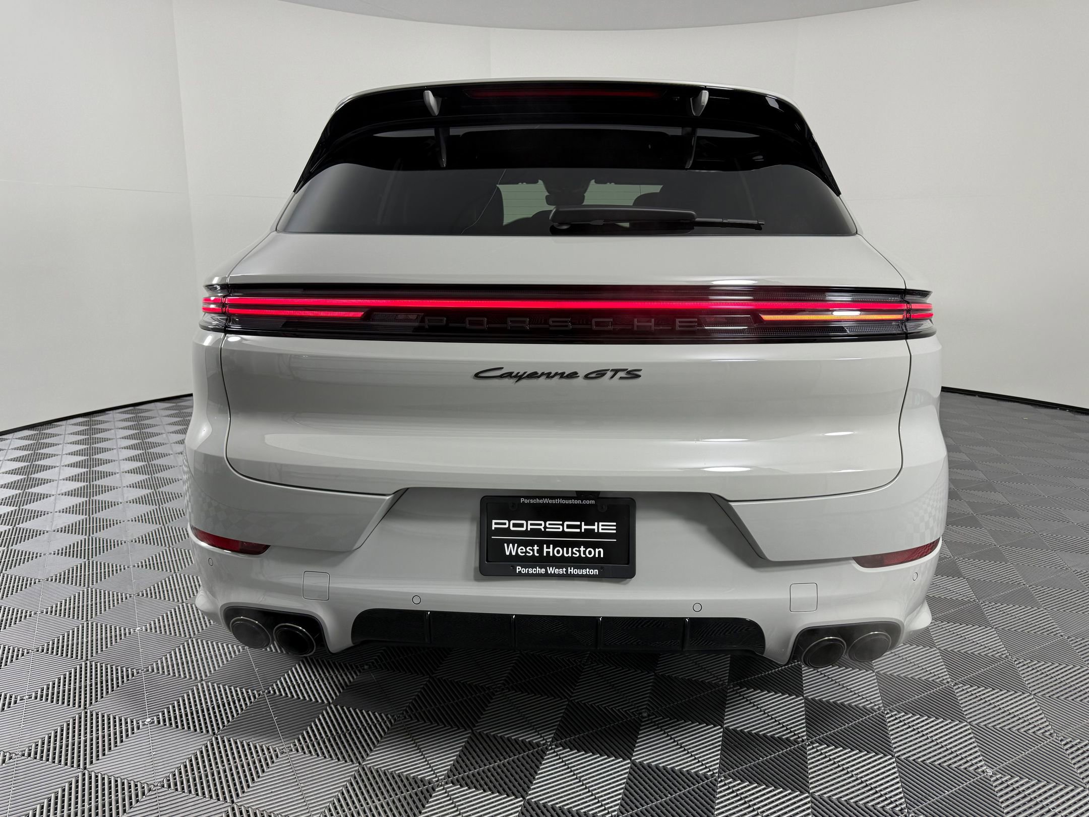 New 2026 Porsche Cayenne GTS image 10